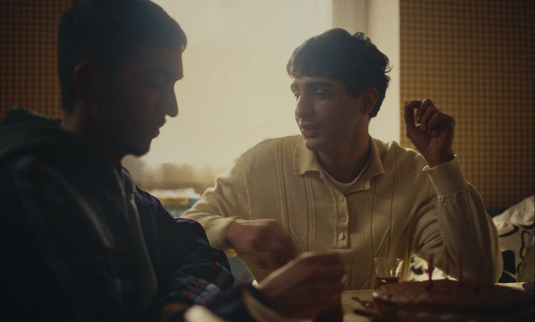 Traces still 02